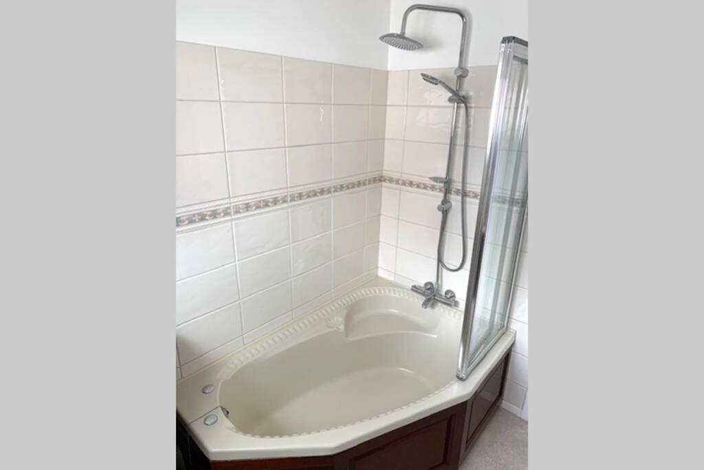 Stratford Upon Avon: 2 Bed Town Centre Apartment, Parking For One Car Екстериор снимка