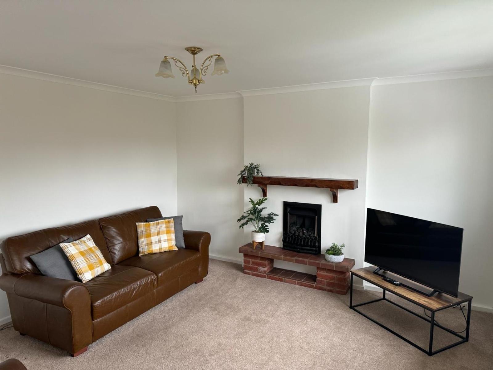 Stratford Upon Avon: 2 Bed Town Centre Apartment, Parking For One Car Екстериор снимка